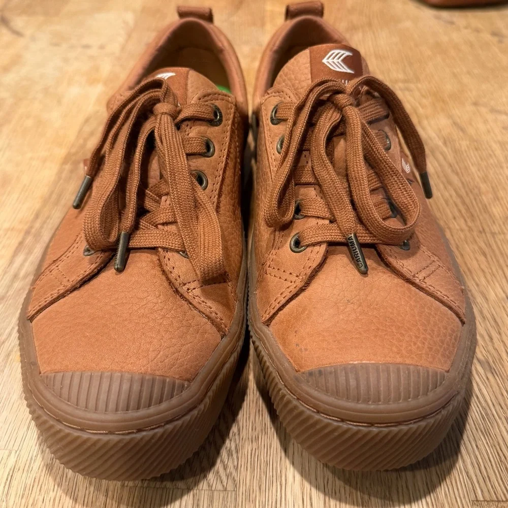 Cariuma OCA Low Gum Sienna Brown Premium Leather Sneaker Size 9 New in Box